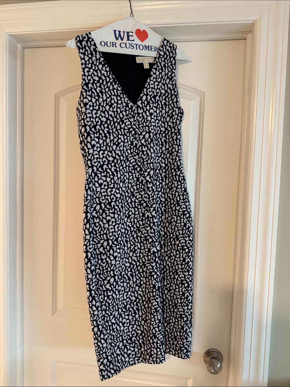 Sleeveless V-Neck Navy and White Printed Dress